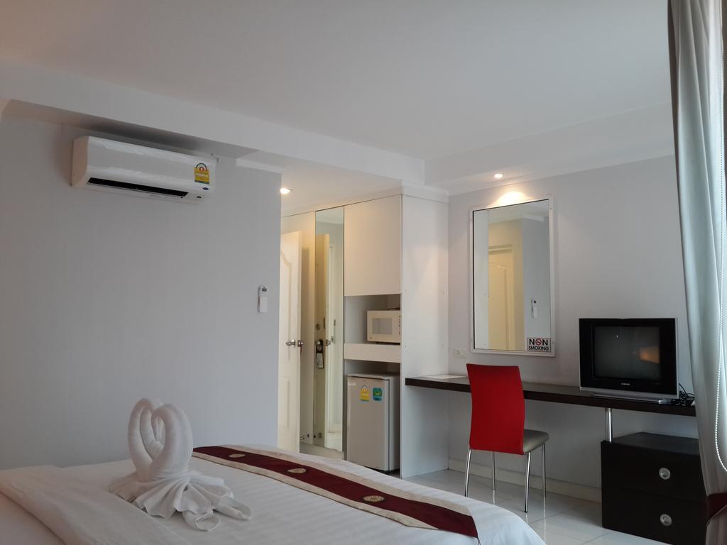 Kata Beach Studio Phuket Eksteriør billede
